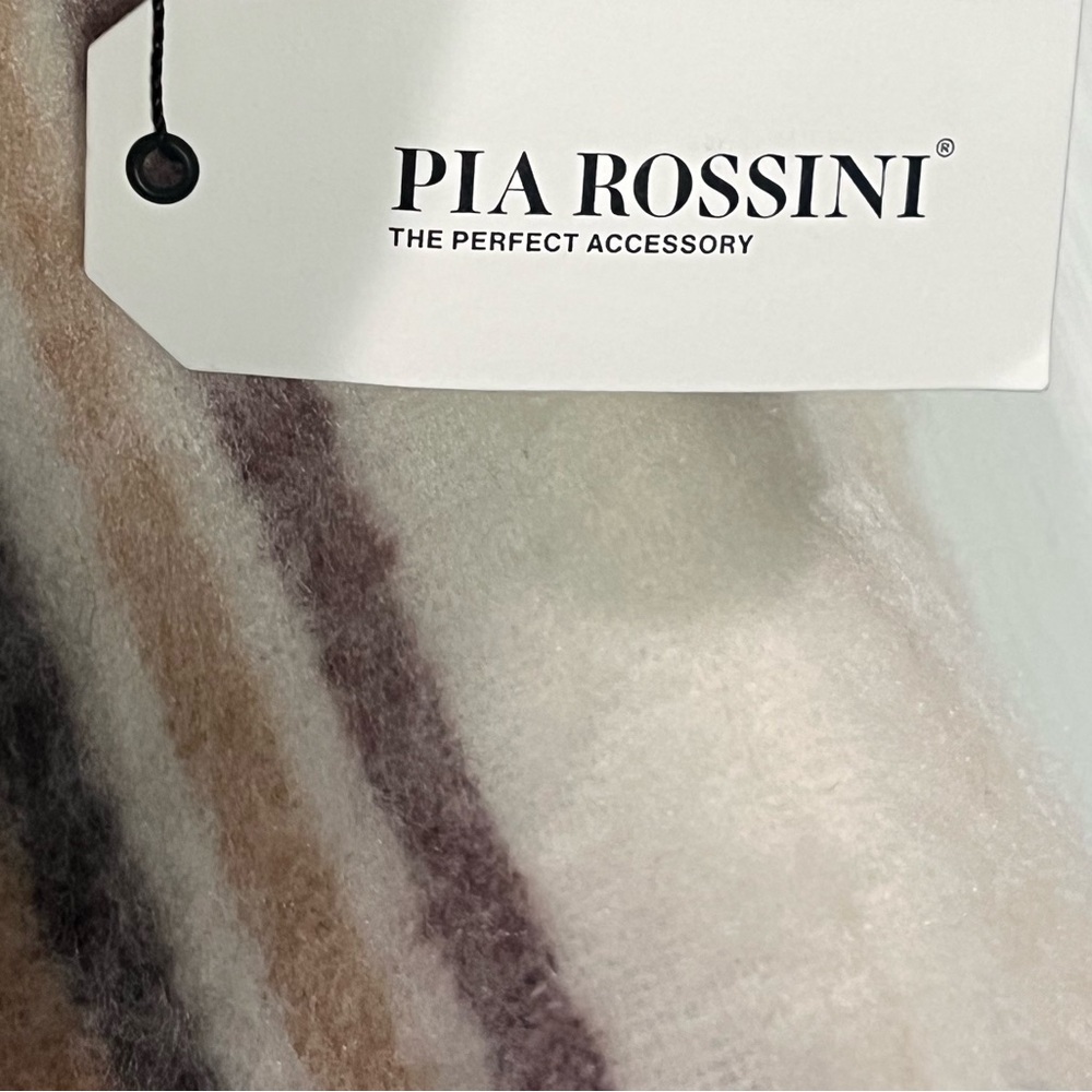 PIA Rossini beige scarf - Picture 3 of 3